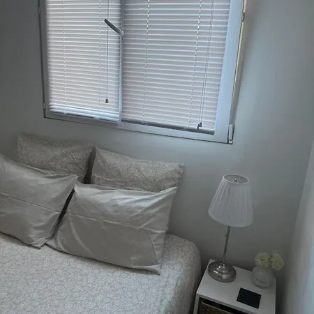 Location Proche De Toute Commodites A 1 Minute Du Tramway Et A 9 Min De Centre Et Parking Gratuit Dans Privee Pansiyon Nice